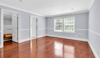 41 Marlpit Pl, Middletown, NJ 07748