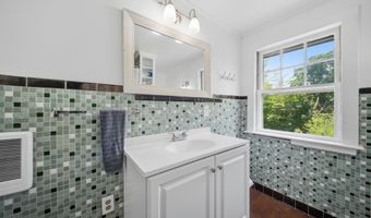 915 Suncook Valley Rd, Alton, NH 03809