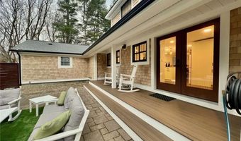 54 Isabelle Dr, Narragansett, RI 02882