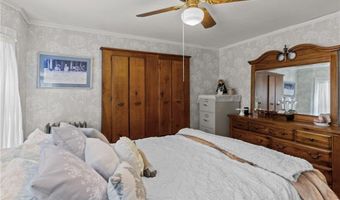 161 Ocean Ave, Cranston, RI 02905