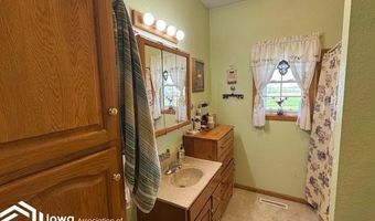 725 N E St, Albia, IA 52531