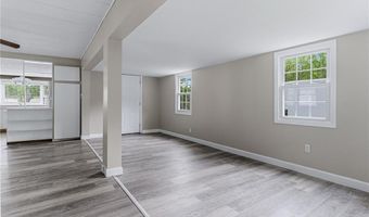53 Park Ln, Coventry, RI 02816
