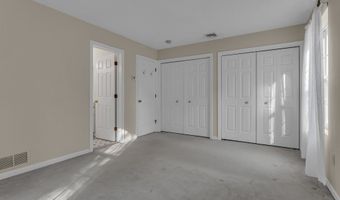 20 Lakeview Dr 20, Branford, CT 06405