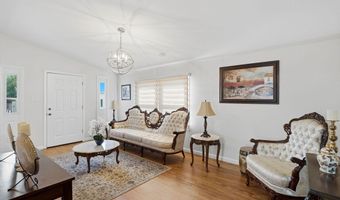 3 Queens Rd 211, Attleboro, MA 02703