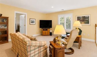 36 Overlook Dr 36, North Kingstown, RI 02852