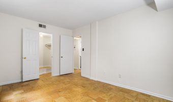 4917 AMERICANA Dr T6, Annandale, VA 22003