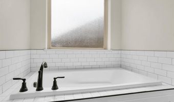 2132 Longhorn Trl, Altus, OK 73521