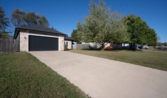 214 Hillside Dr, Baldwin City, KS 66006
