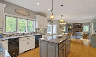 109 Andrew Dr, Canton, CT 06019