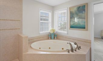 53 OCEANSIDE Dr, Atlantic Beach, FL 32233