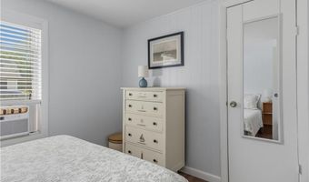 8 Presque Isle Trl, Narragansett, RI 02882