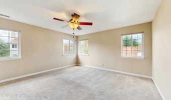 1 Clara Ct, Algonquin, IL 60102