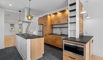252 SUMAC St, Philadelphia, PA 19128