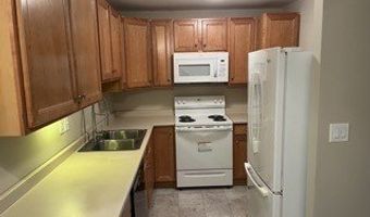 50 E Hill Rd APT 4D, Canton, CT 06019