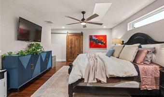 1002 NW 9th St, Bentonville, AR 72712