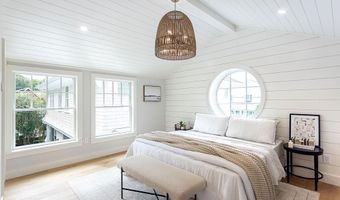 84 Coggeshall Ave, Newport, RI 02840