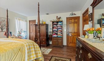 922 Warwick Tpke, Alloway, NJ 07421