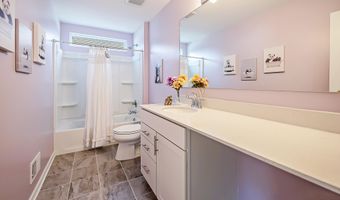 289 Springview St, Ann Arbor, MI 48103
