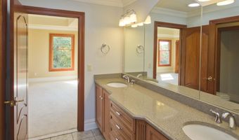 81 Potts Rd, Allentown, NJ 08501