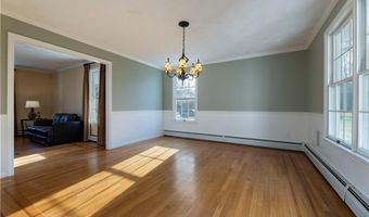 38 Kristen Ln, North Kingstown, RI 02852