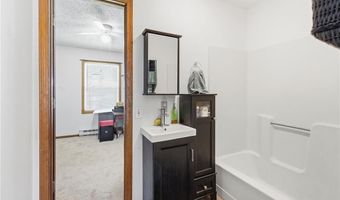 4 Skyline Dr, Adrian, MO 64720