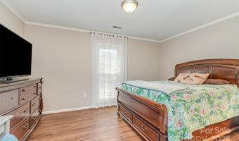 2722 Hillmont Dr, Charlotte, NC 28226
