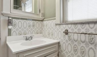 916 Audubon Pkwy, Audubon Park, KY 40213
