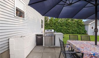 121 Spofford Ave, Warwick, RI 02888