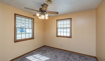1260 Meadowview Ln, Amherst, OH 44001