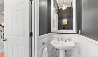 321 5TH St, Atlantic Beach, FL 32233