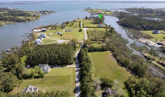 256 Landing Rd, Beaufort, NC 28516