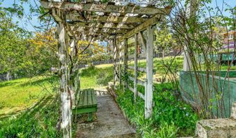480 Harrison St, Ashland, OR 97520