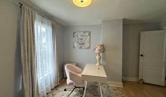 68 Park St, Belfast, ME 04915