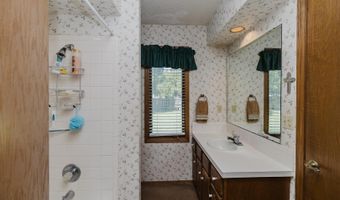 924 W Cedarwood Ct, Andover, KS 67002