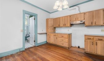 36 Ayrault St, Newport, RI 02840