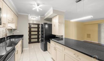 1615 E CENTRAL Rd 218C, Arlington Heights, IL 60005