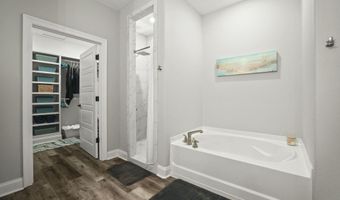 121 Grande View Dr, Biloxi, MS 39531