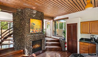1444 KUIAHA Rd, Haiku, HI 96708