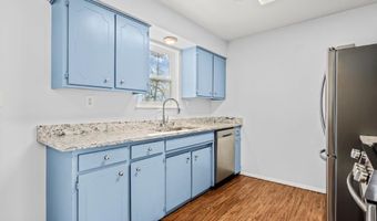 904 SE 4th St, Bentonville, AR 72712