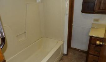 1138 E Hunt St, Adrian, MI 49221