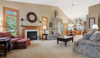 2751 Rivers Bluff Ln, Anoka, MN 55303