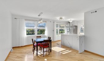 2430 S Shag Bark Trl, Arlington Heights, IL 60005