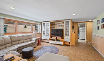 21 N Waterman Ave, Arlington Heights, IL 60004