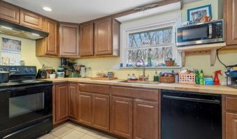 407 Diggles Pl, Alloway, NJ 07422