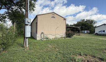 723 Kayroe Rd, Adkins, TX 78101