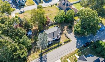 122 James St, Acushnet, MA 02743