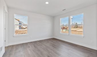 2008 Green Acres Dr, Adrian, MI 49221