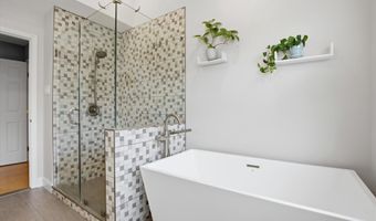 1026 GLENDEVON Dr, Ambler, PA 19002