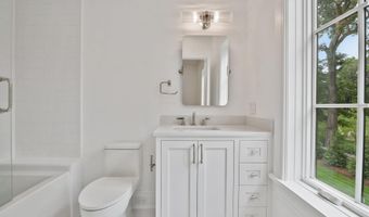 8 Fado Ln, Cos Cob, CT 06807
