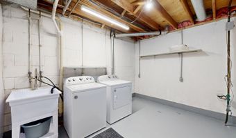 2609 Meade Ct, Ann Arbor, MI 48105